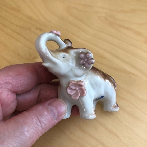 Vintage Porcelain Elephant Figurine - Picture 6 of 9